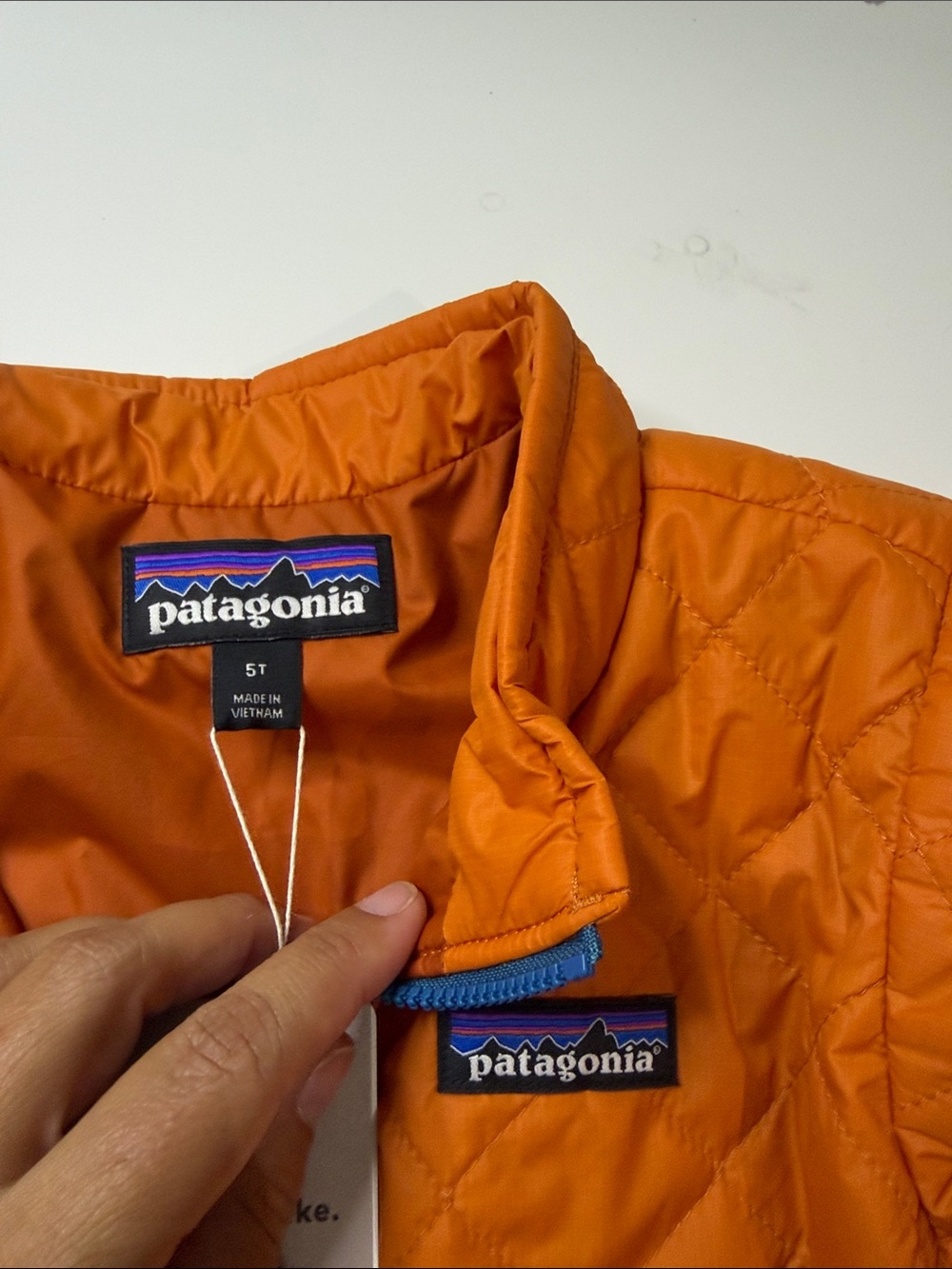 Patagonia Kids Orange Quilted Puffer Jacket with Blue Zip size 5t nwt - Picture 3 of 4